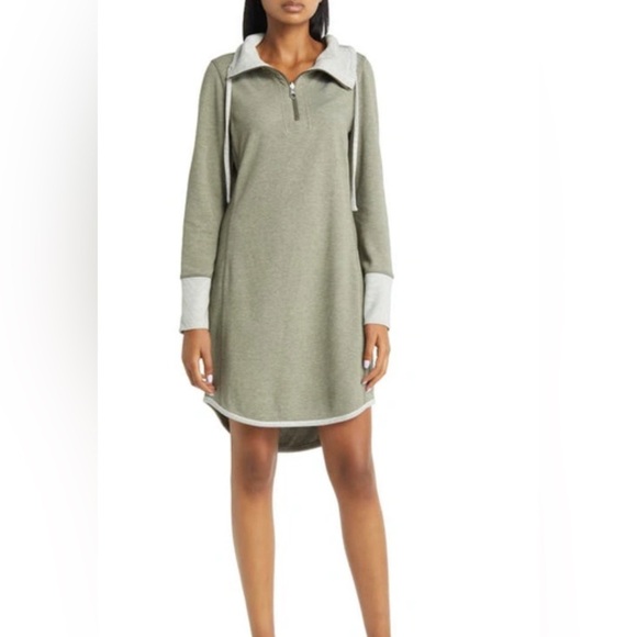 Tommy Bahama Dresses & Skirts - Tommy Bahama Tobago Bay half-zip sweatshirt dress in a tea leaf reversible small